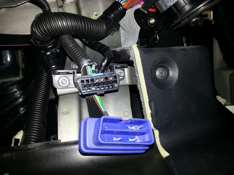 Диагностический разъём Шевроле Нива