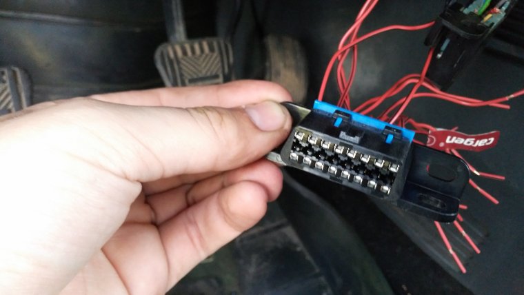 Toyota ist 2004 диагностический разъем