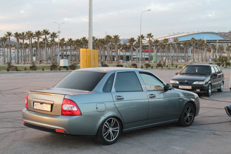 Бампер Приорахетчбек кварц