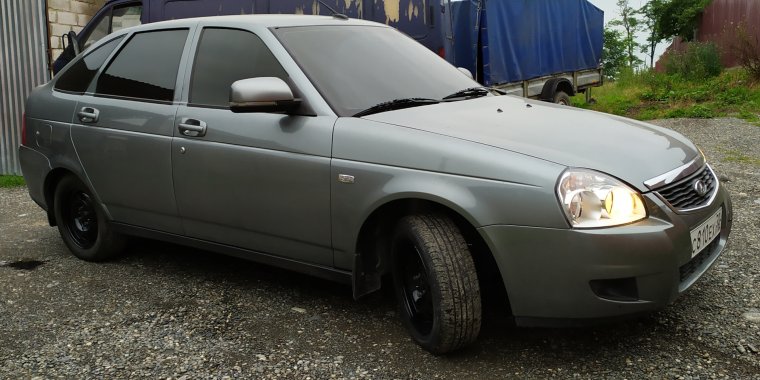 Приора седан серая бункер