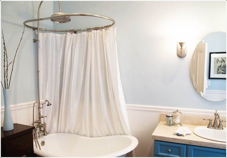 Двухуровневый натяжной потолок в ванной