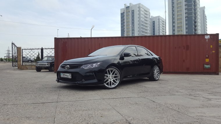 Toyota Camry v50 r19