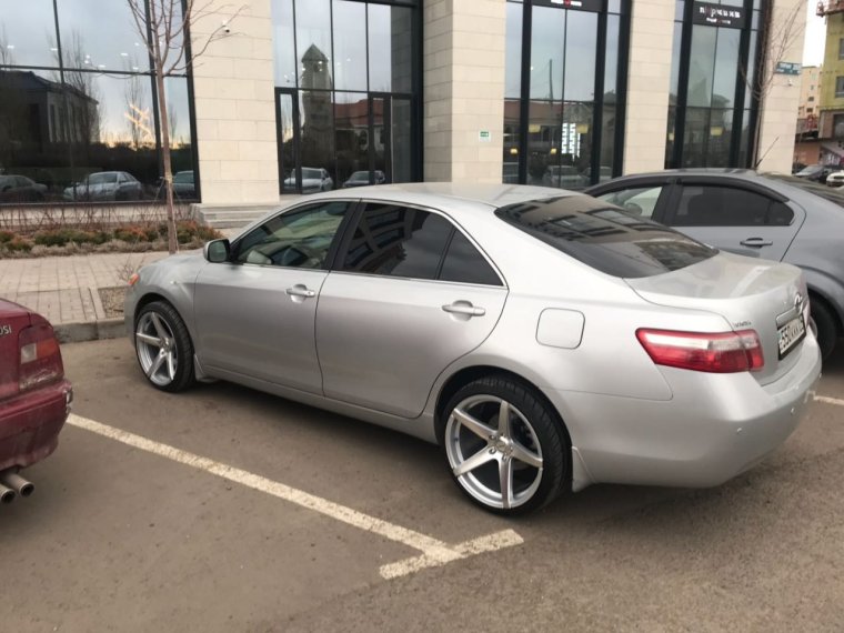 Toyota Camry v40 r20 Vossen