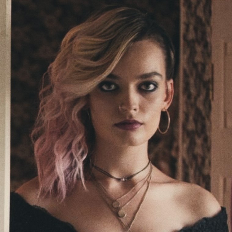 Самара Уивинг Марго Робби и Эмма Маккей