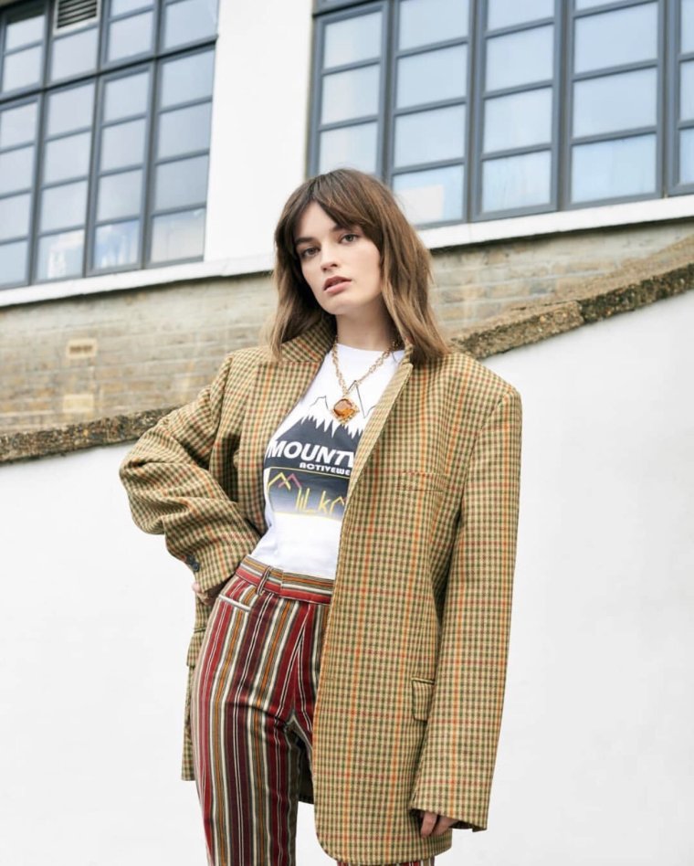 Эмма Маккей в сериале половое воспитание