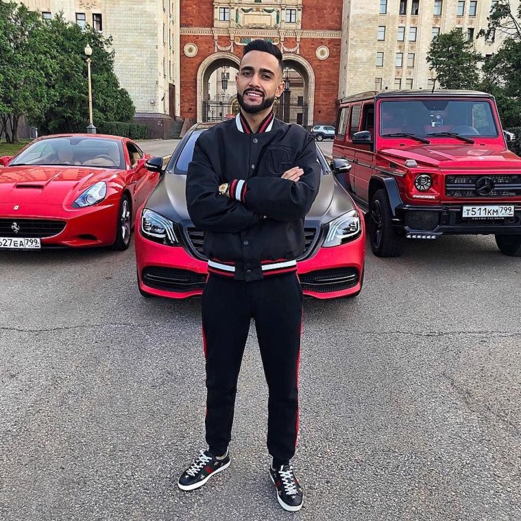 Гусейн Гасанов блоггер