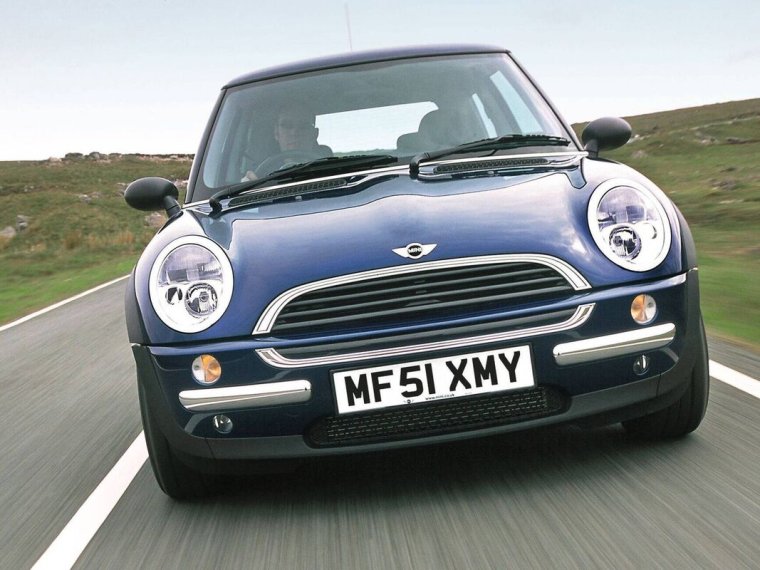 Мини Купер с круглыми фарами