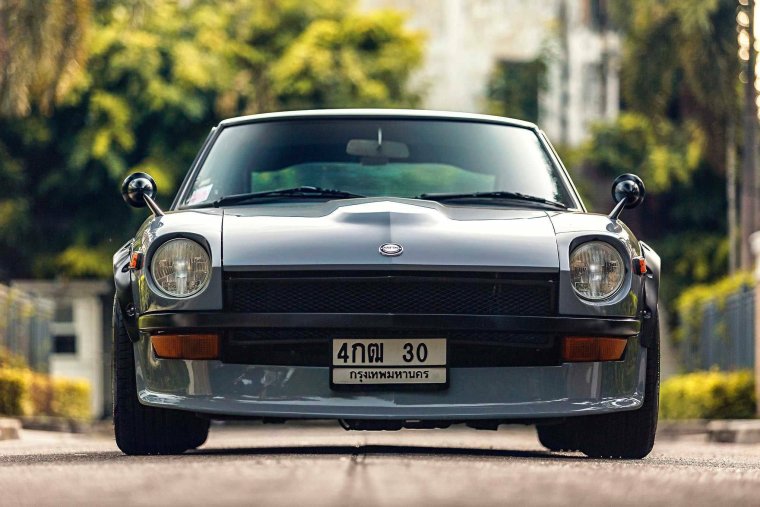 VW Beetle 2002 розовый