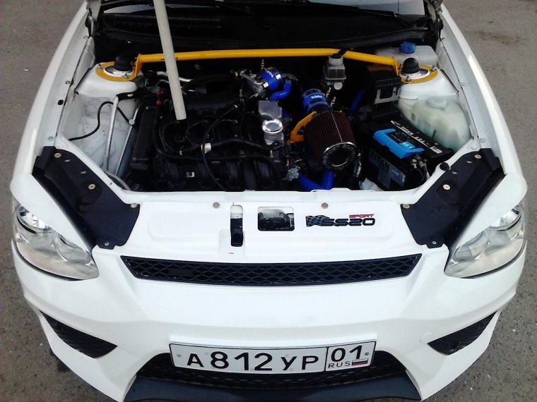 Моторный отсек Лада Приора