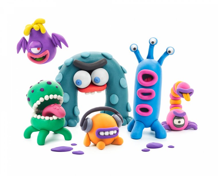 Скромник из поастилина монстрик