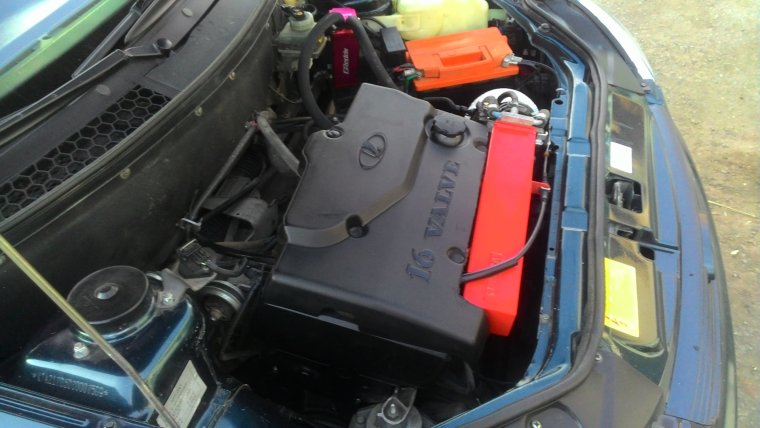 Лада Приора 8 клапанная подкапотное