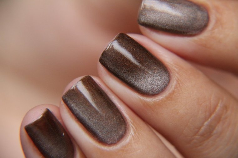 Маникюр светло коричневый
