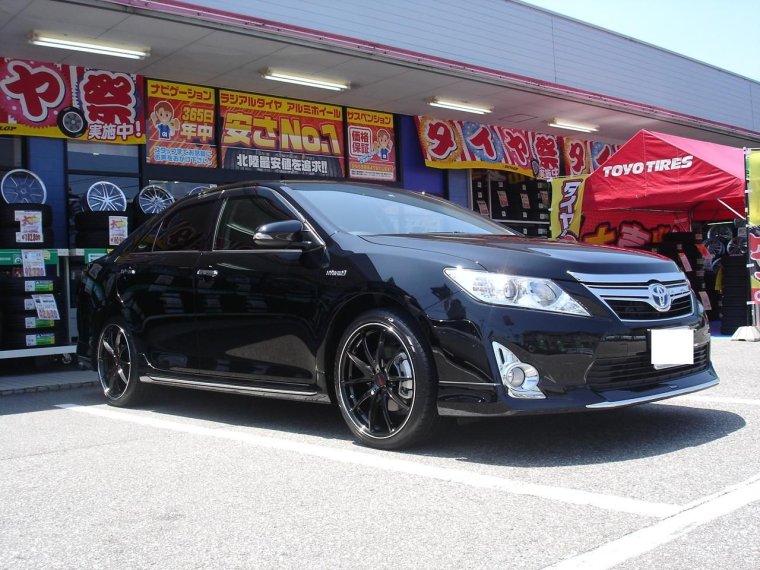 Toyota Camry v50 r19