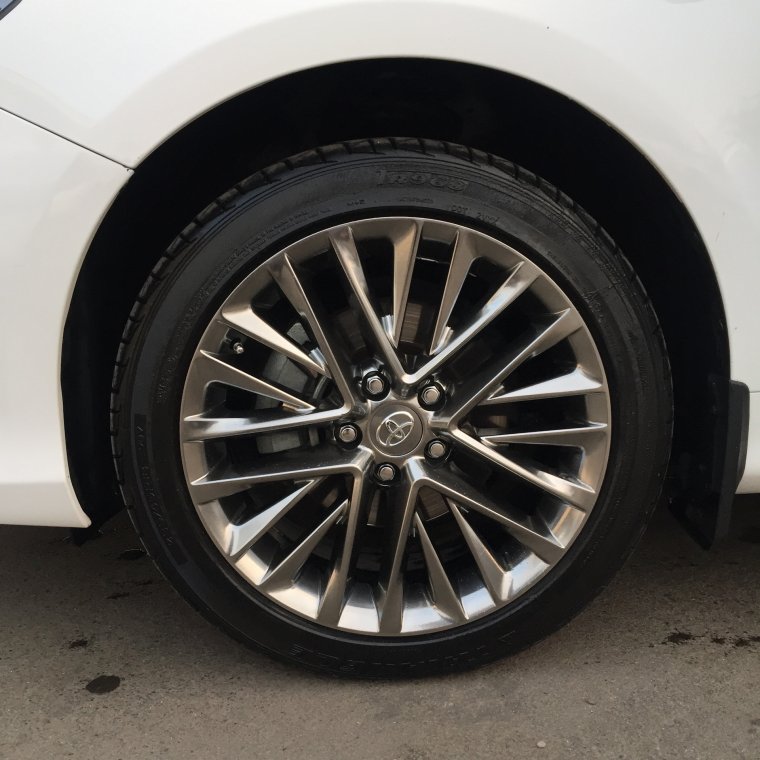 235/50 R18 Toyota Camry