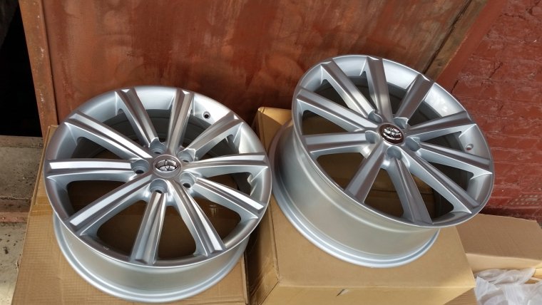 Toyota Camry v50 диски r18