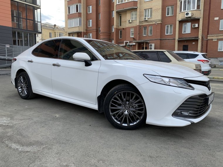 Camry v70 белая