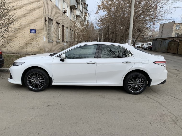Camry v70 белая