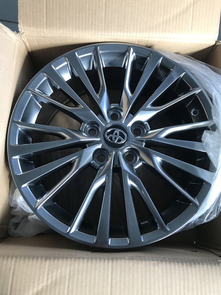 Диски Toyota Camry v70 r18