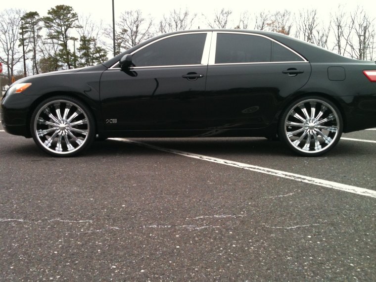 Тойота Камри на 20 дисках