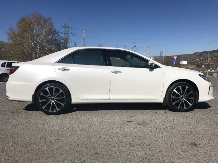 Camry 55 r18 белые