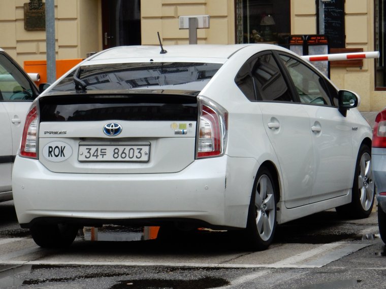 Тойота Приус номер 435