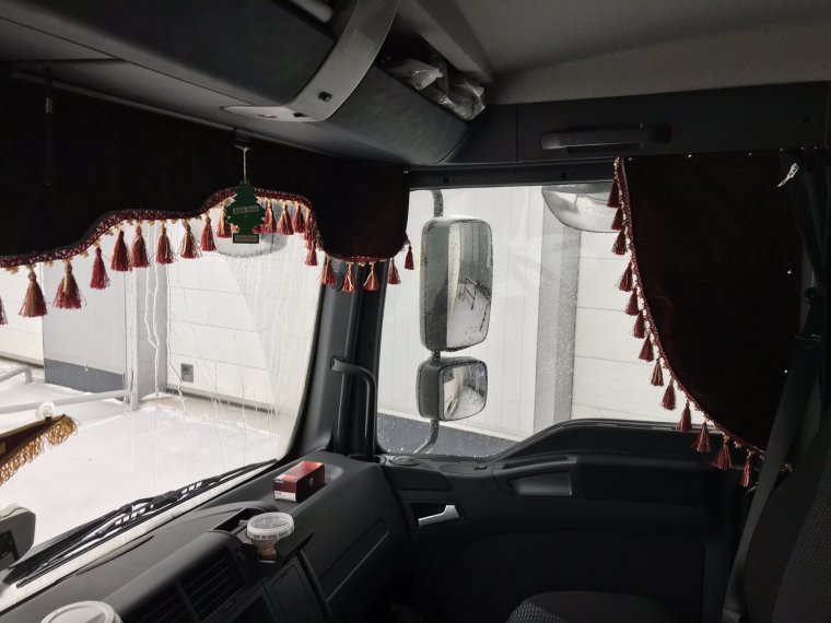 Шторки в кабину man TGX 440