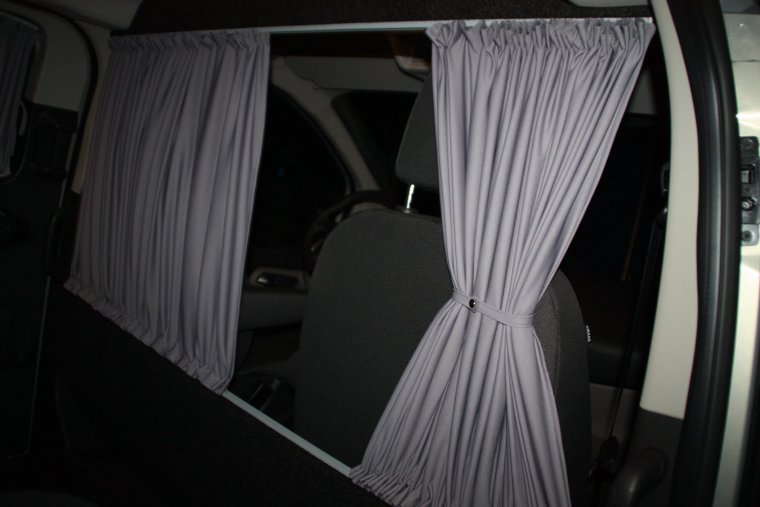 Шторка перегородка Ларгус