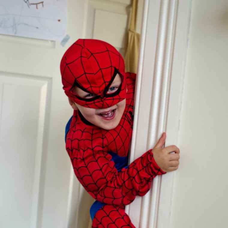 Питер Паркер Spider man into the