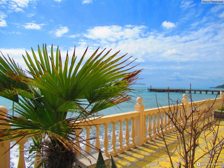 Лоо море набережная