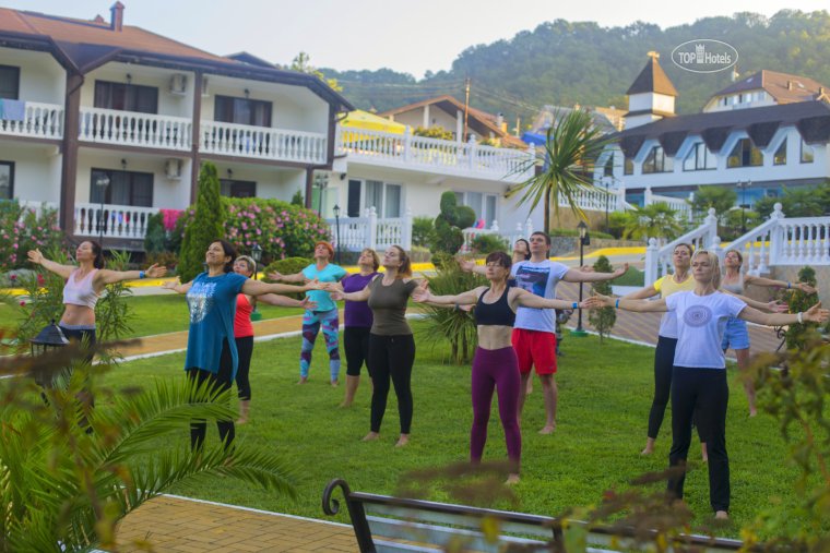 Лоо Сочи эллинги