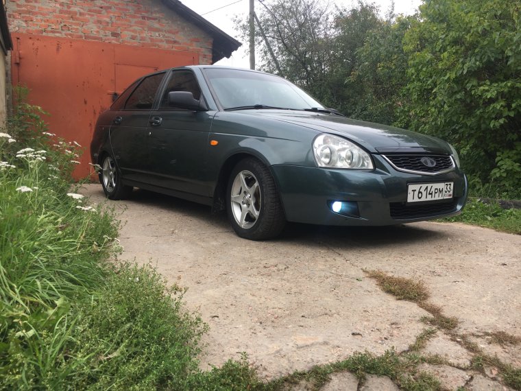 Приора 2 хэтчбек темно зеленый