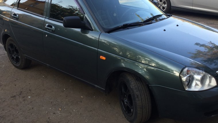 Приора хэтчбек зеленая тонированная