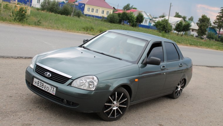 Лада Приора седан 2011