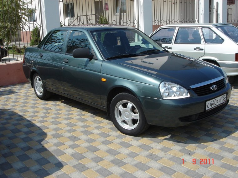 Лада Приора седан цвет Сочи