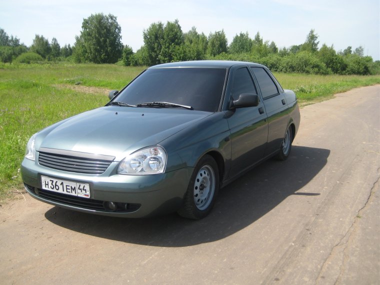 Лада Приора седан цвет Сочи