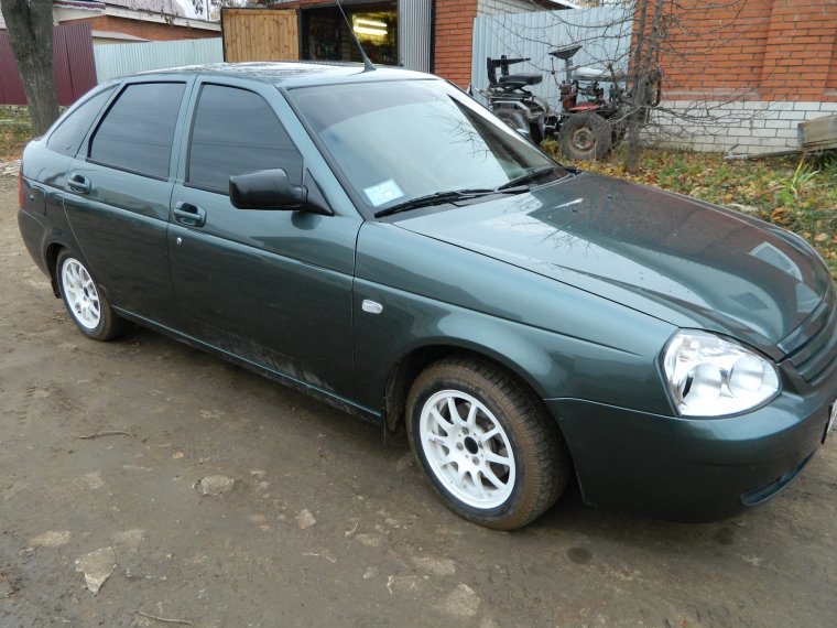 Лада Приора хэтчбек цвет Сочи