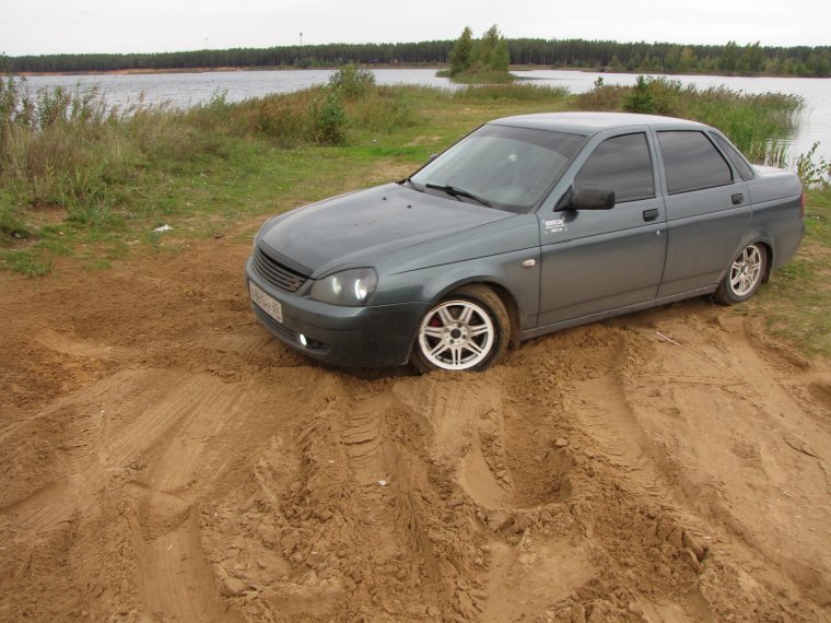 Лада Приора седан цвет Сочи