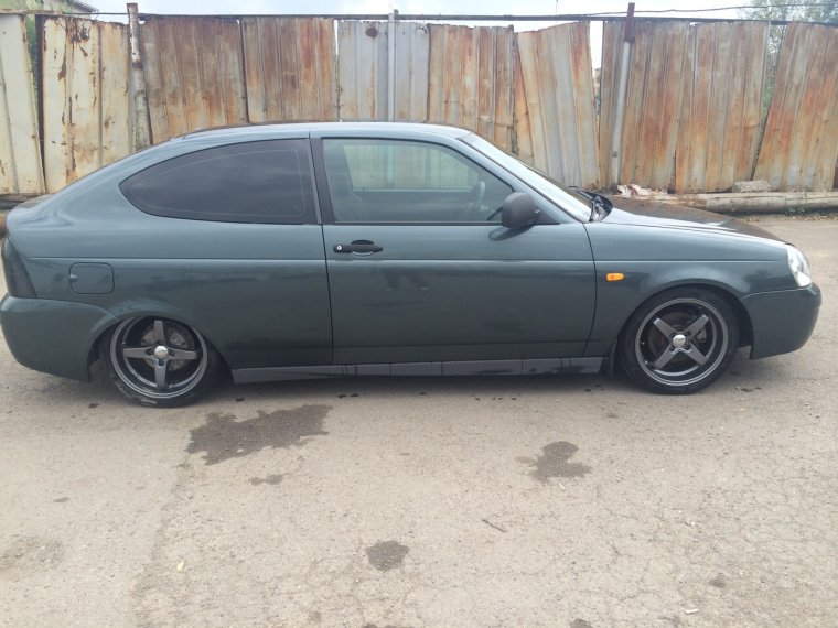 Лада Приора купе цвет Сочи