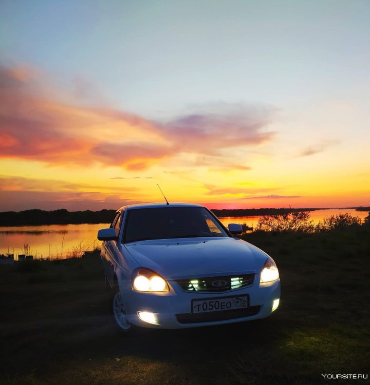 Машина на закате