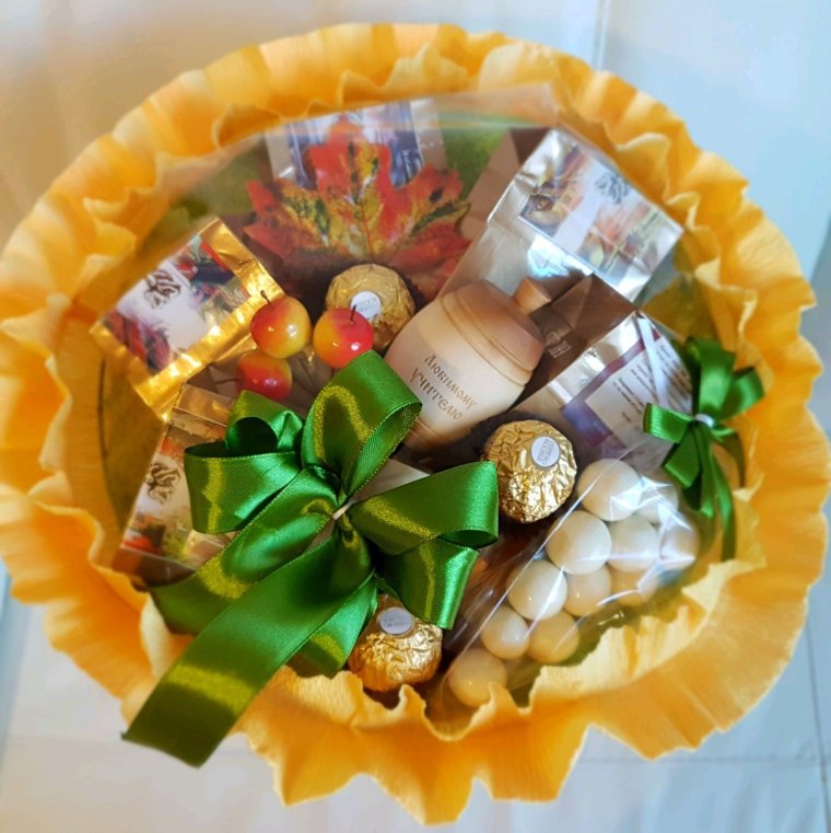 Букет из орехов и сухофруктов