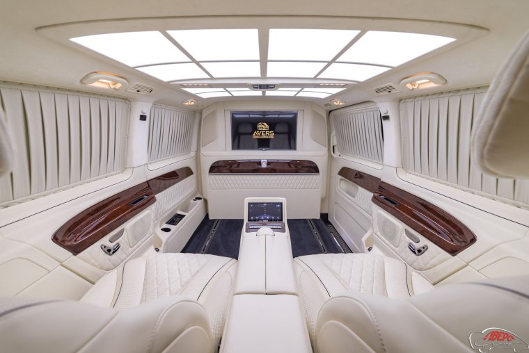 Мерседес Майбах автобус