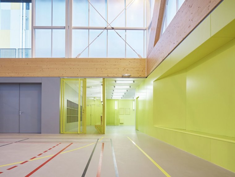 Интерьер спортзала в школе