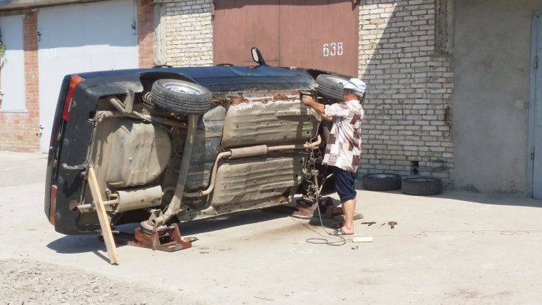Опрокидыватель для автомобиля ВАЗ 2110