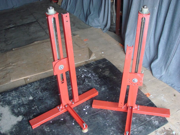 Подъемник опрокидыватель стрела