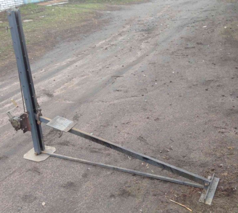 Подъемник опрокидыватель заводской