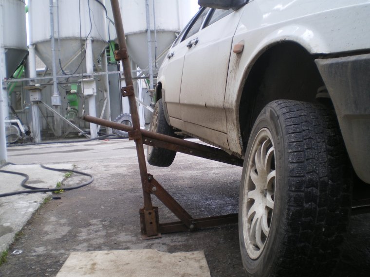 Опрокидыватель для автомобиля ВАЗ 2110