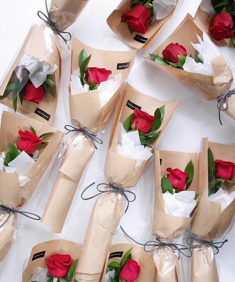 Розы в красивой упаковке
