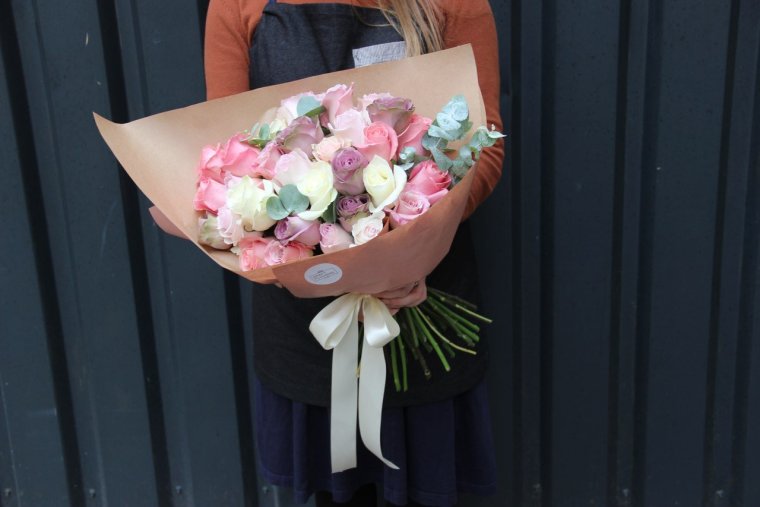 Стильная упаковка цветов