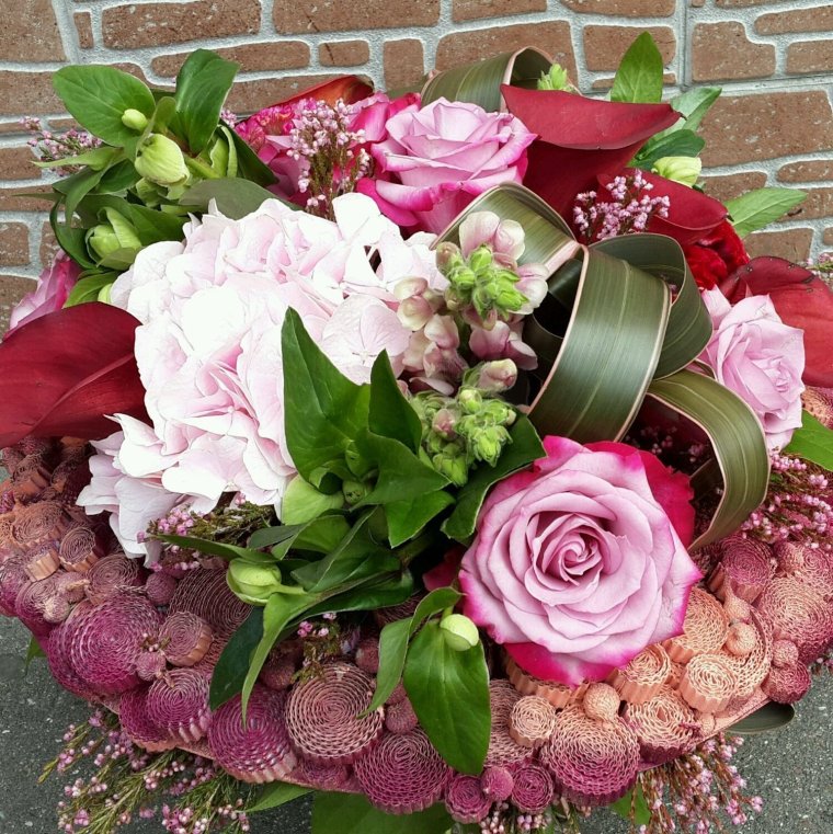 Букет из фруктов и сладостей