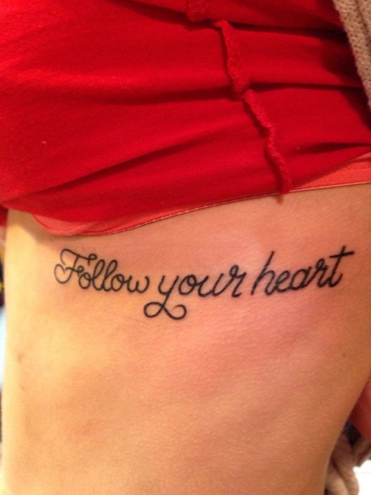 Следуй за своим сердцем тату на латыни
